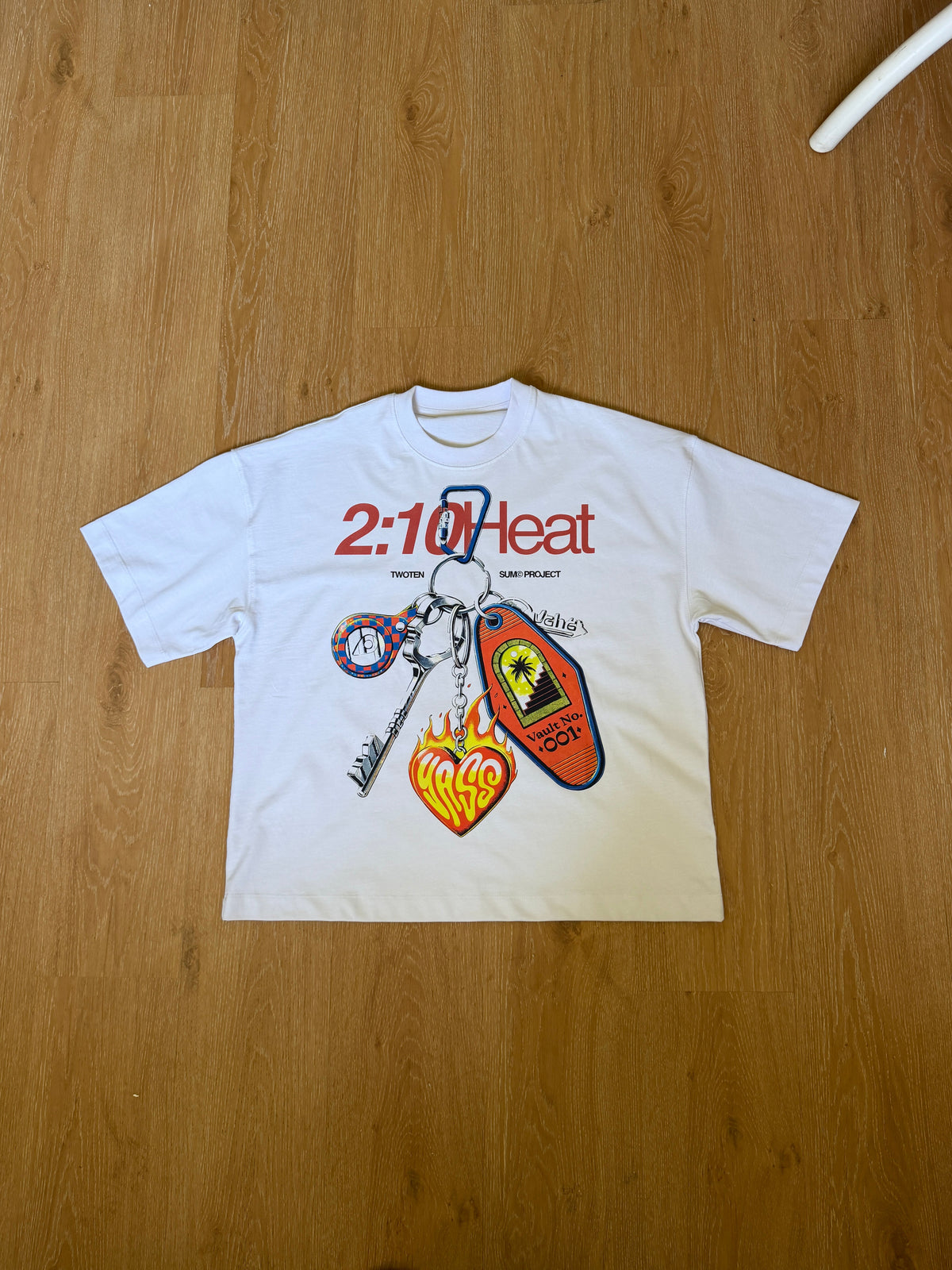 GRAPHIC TEES